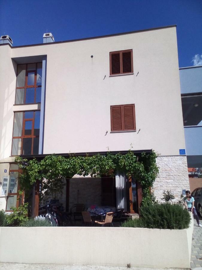 Apartman Edi 닌 외부 사진